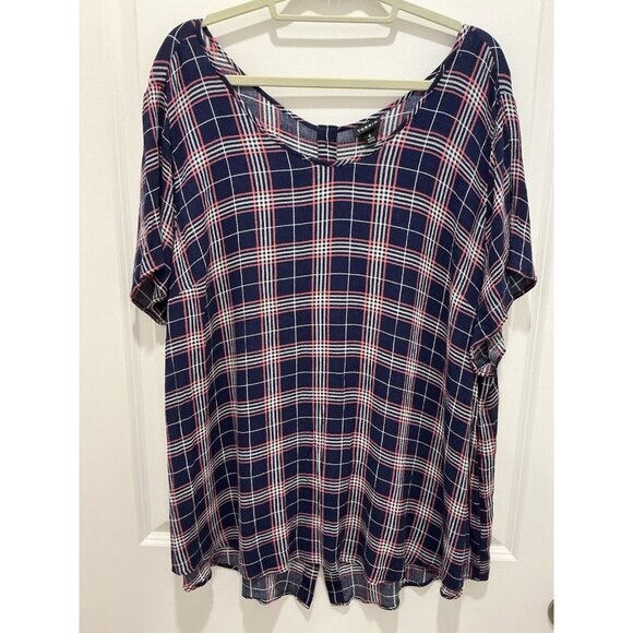 Torrid Top Size 4X Short Sleeve Light Weight Pink & Navy Plaid Buttons Up Back - Picture 1 of 10